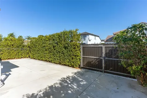 15902 SW 73rd Street Miami FL 33193