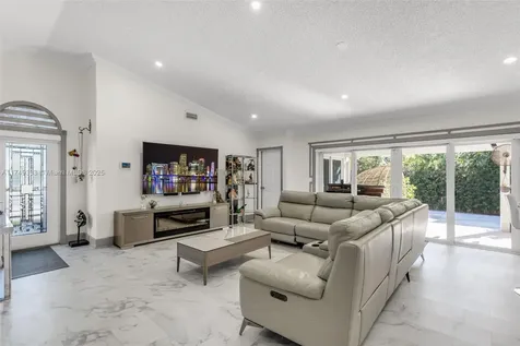 15902 SW 73rd Street Miami FL 33193