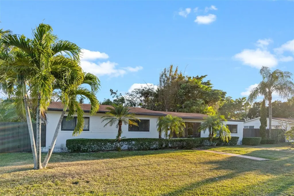 9220 SW 166th Terrace Palmetto Bay FL 33157