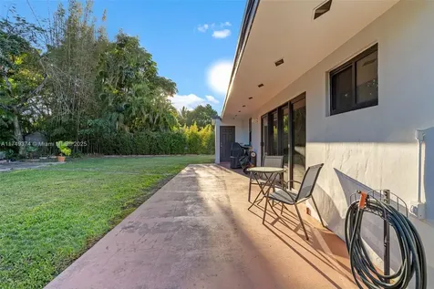 9220 SW 166th Terrace Palmetto Bay FL 33157