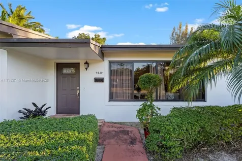 9220 SW 166th Terrace Palmetto Bay FL 33157