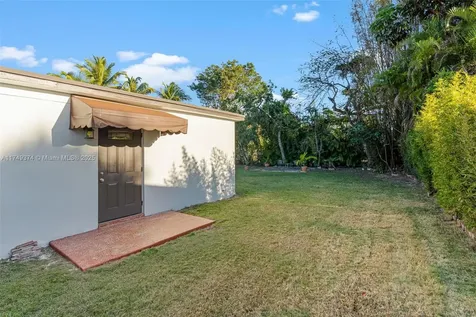 9220 SW 166th Terrace Palmetto Bay FL 33157