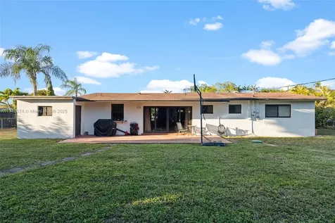 9220 SW 166th Terrace Palmetto Bay FL 33157