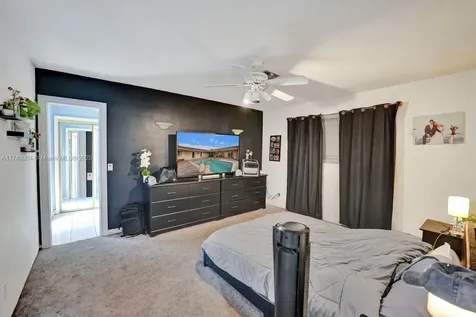 4819 Mckinley Street Hollywood FL 33021