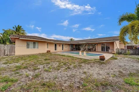 4819 Mckinley Street Hollywood FL 33021