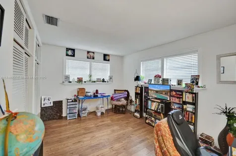 4819 Mckinley Street Hollywood FL 33021