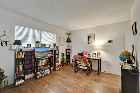 4819 Mckinley Street Hollywood FL 33021