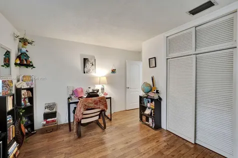 4819 Mckinley Street Hollywood FL 33021