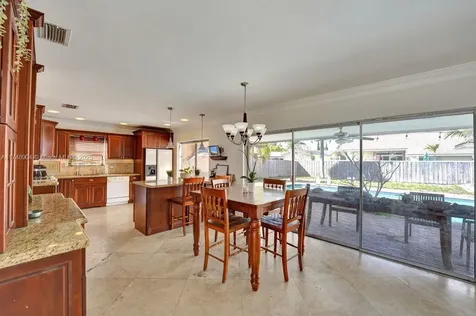 4819 Mckinley Street Hollywood FL 33021