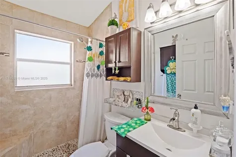 465 SW 198th Terrace Pembroke Pines FL 33029