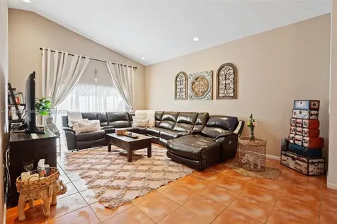 465 SW 198th Terrace Pembroke Pines FL 33029