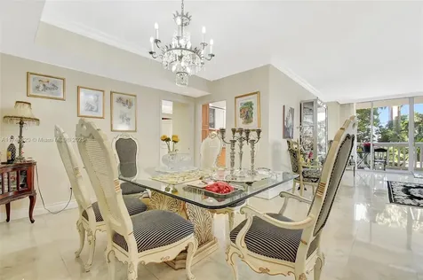 2000 Island Boulevard Aventura FL 33160