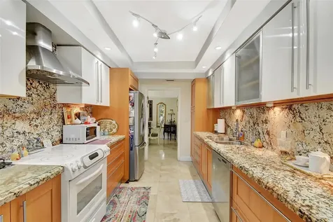 2000 Island Boulevard Aventura FL 33160