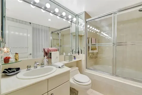 2000 Island Boulevard Aventura FL 33160