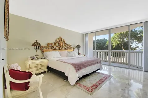 2000 Island Boulevard Aventura FL 33160
