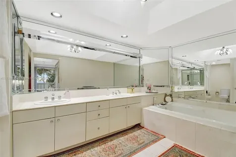 2000 Island Boulevard Aventura FL 33160