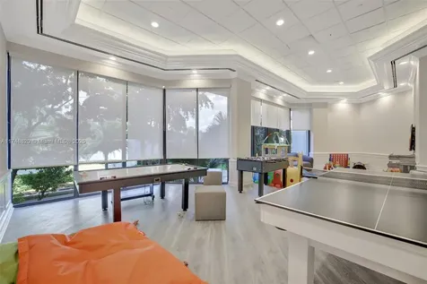 2000 Island Boulevard Aventura FL 33160
