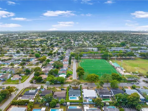 6631 Garfield Street Hollywood FL 33024