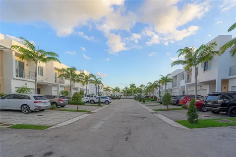 7250 NW 103rd Path Doral FL 33178