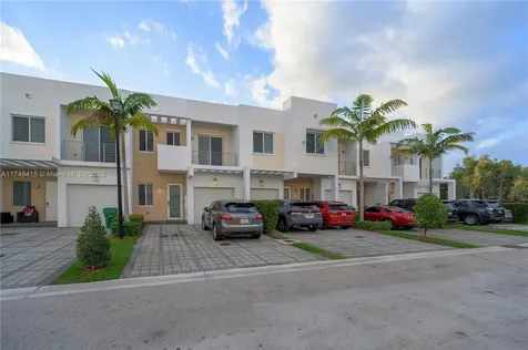 7250 NW 103rd Path Doral FL 33178