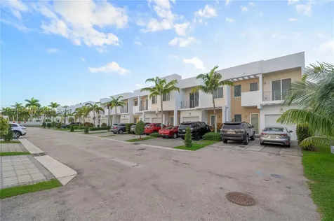 7250 NW 103rd Path Doral FL 33178