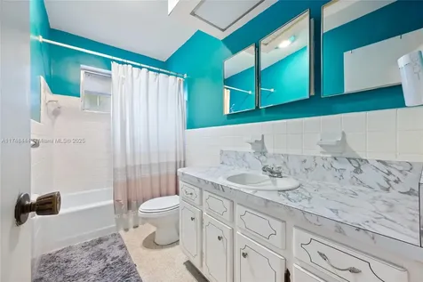 940 SW 52nd Avenue Plantation FL 33317