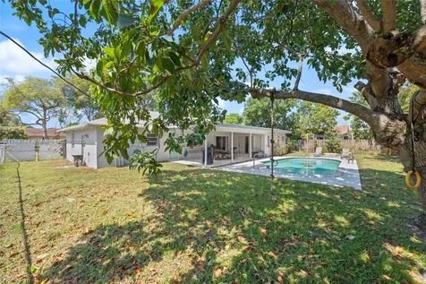 940 SW 52nd Avenue Plantation FL 33317