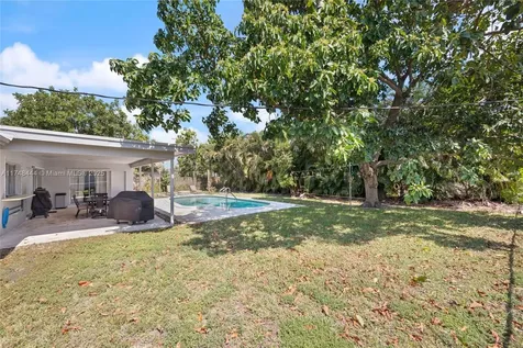 940 SW 52nd Avenue Plantation FL 33317