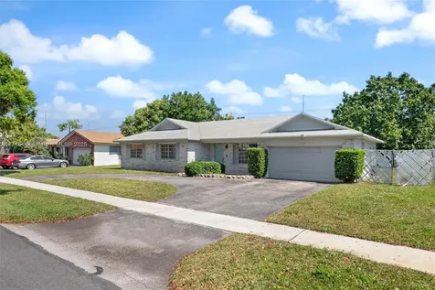 940 SW 52nd Avenue Plantation FL 33317