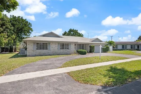 940 SW 52nd Avenue Plantation FL 33317