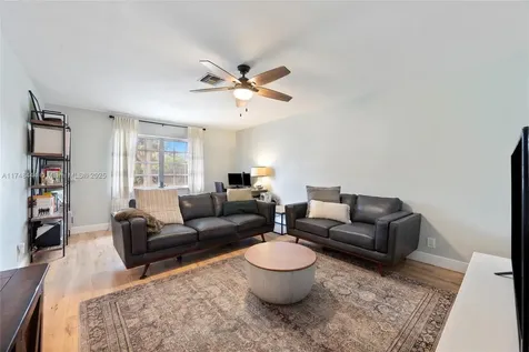 940 SW 52nd Avenue Plantation FL 33317