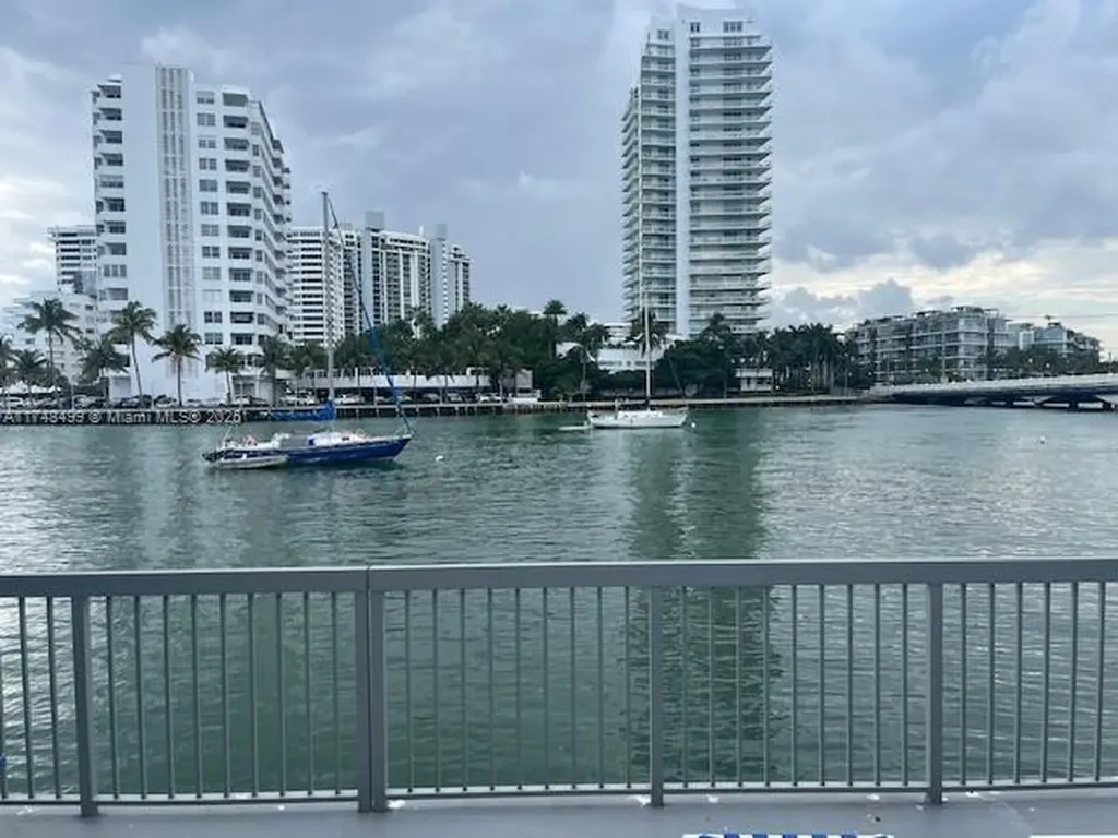 1662 Lincoln Court Miami Beach FL 33139