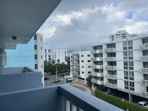 1662 Lincoln Court Miami Beach FL 33139