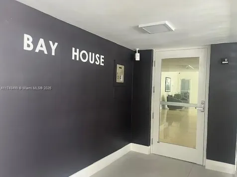 1662 Lincoln Court Miami Beach FL 33139