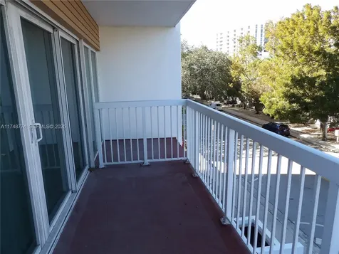 2740 SW 28th Terrace Miami FL 33133