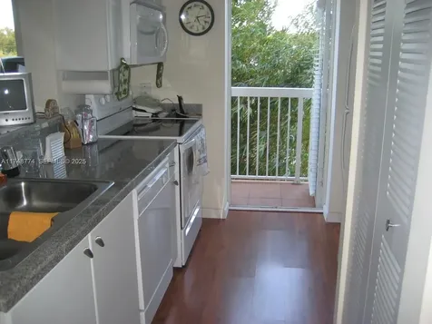 2740 SW 28th Terrace Miami FL 33133
