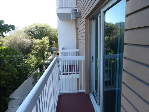 2740 SW 28th Terrace Miami FL 33133