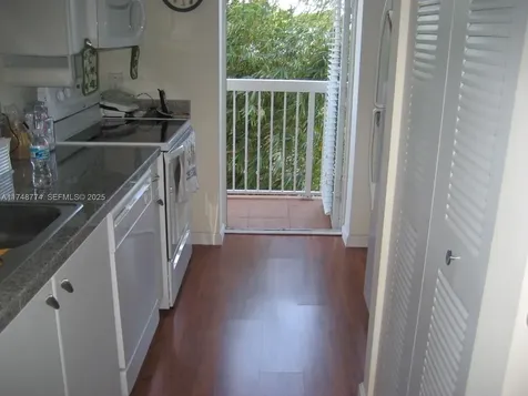2740 SW 28th Terrace Miami FL 33133