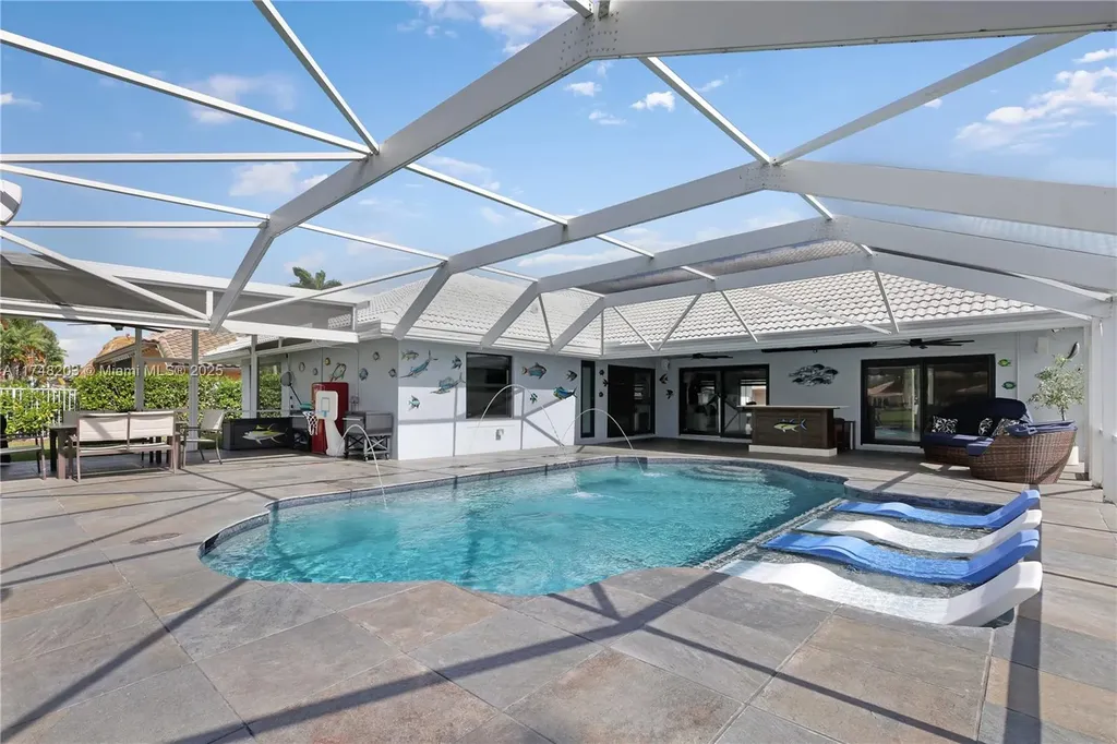 6677 Blue Bay Circle Lake Worth FL 33467