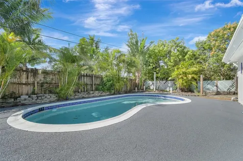 2025 NW 12th Avenue Fort Lauderdale FL 33311