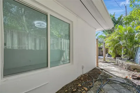 2025 NW 12th Avenue Fort Lauderdale FL 33311