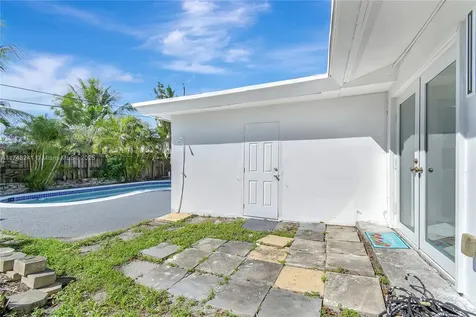 2025 NW 12th Avenue Fort Lauderdale FL 33311