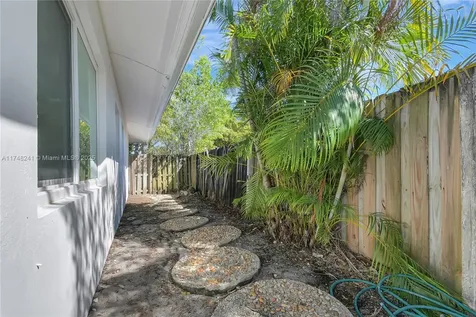 2025 NW 12th Avenue Fort Lauderdale FL 33311