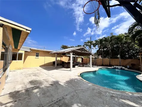 5401 SW 99th Avenue Miami FL 33165