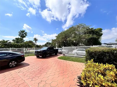5401 SW 99th Avenue Miami FL 33165