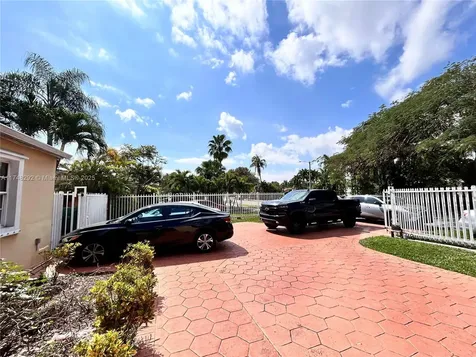 5401 SW 99th Avenue Miami FL 33165