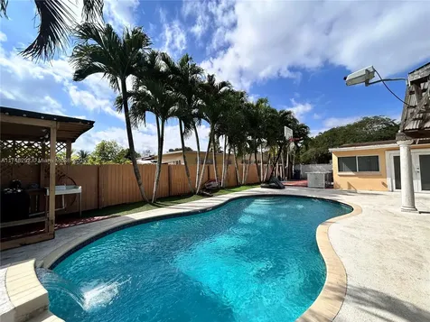 5401 SW 99th Avenue Miami FL 33165