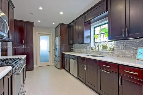 17912 SW 89th Court Palmetto Bay FL 33157