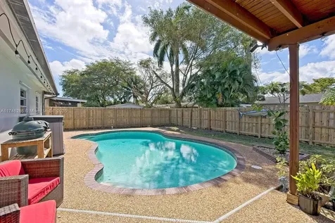 17912 SW 89th Court Palmetto Bay FL 33157