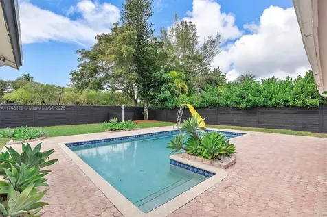 7020 SW 95th Court Miami FL 33173